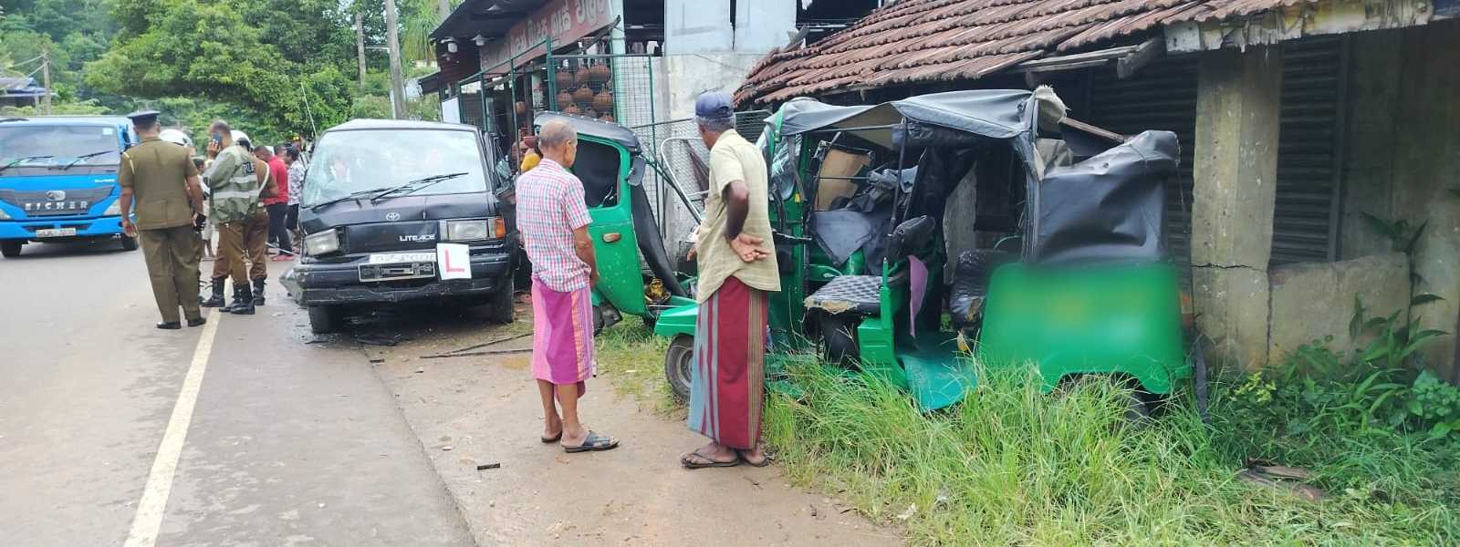 කෑගල්ලේදී දරුණු රිය අනතුරක්,පුද්ගලයෙකු මරුට